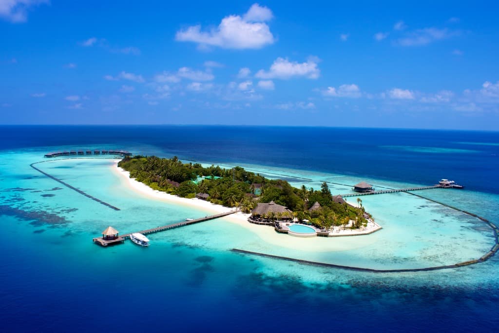 Komandoo Island Resort Hotel