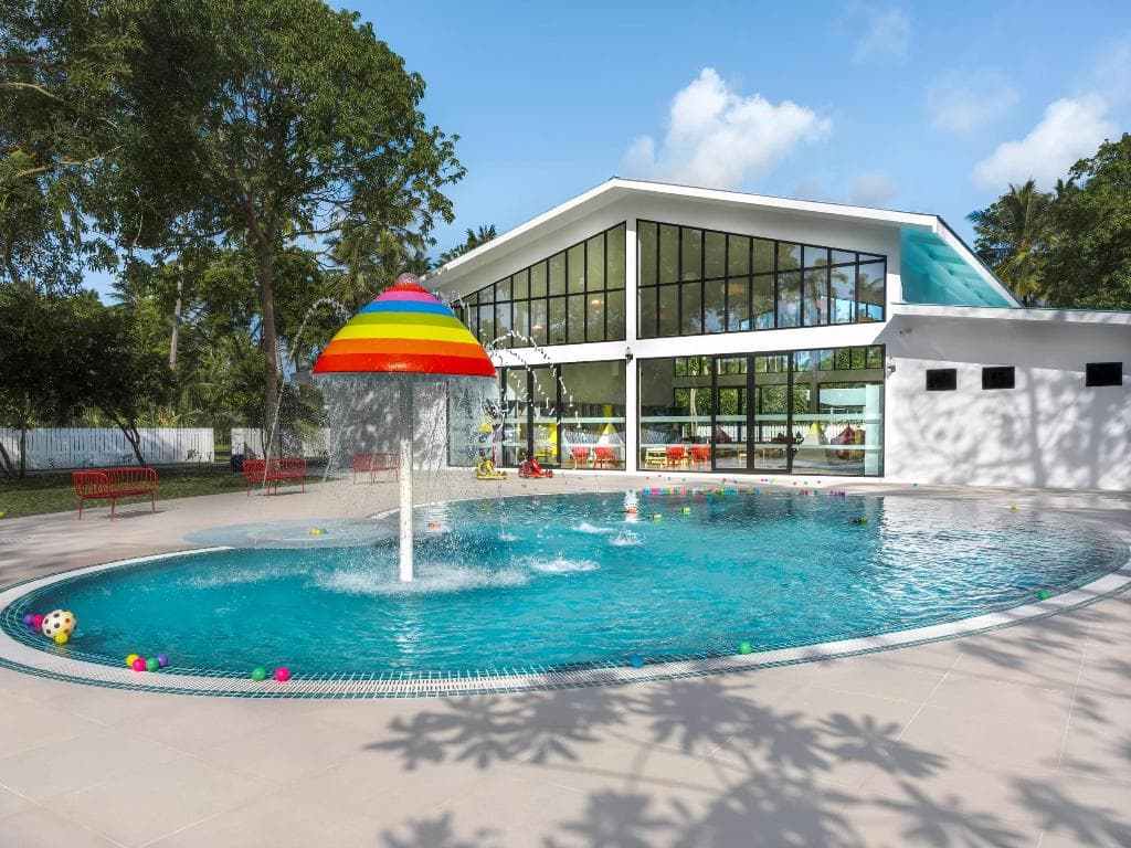 Villa Park, Sun Island
