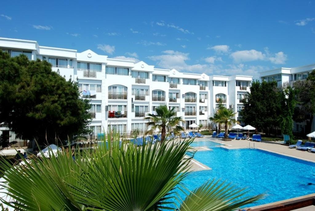 Maya Golf Hotel Side