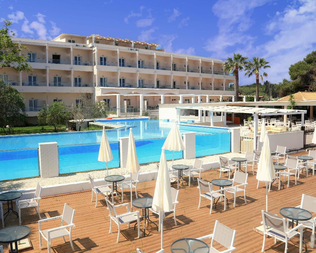 Cavomarina Beach Hotel