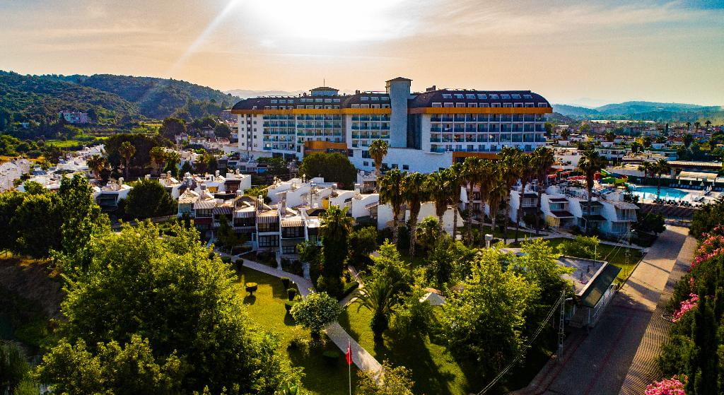 Throne Beach Resort & SPA