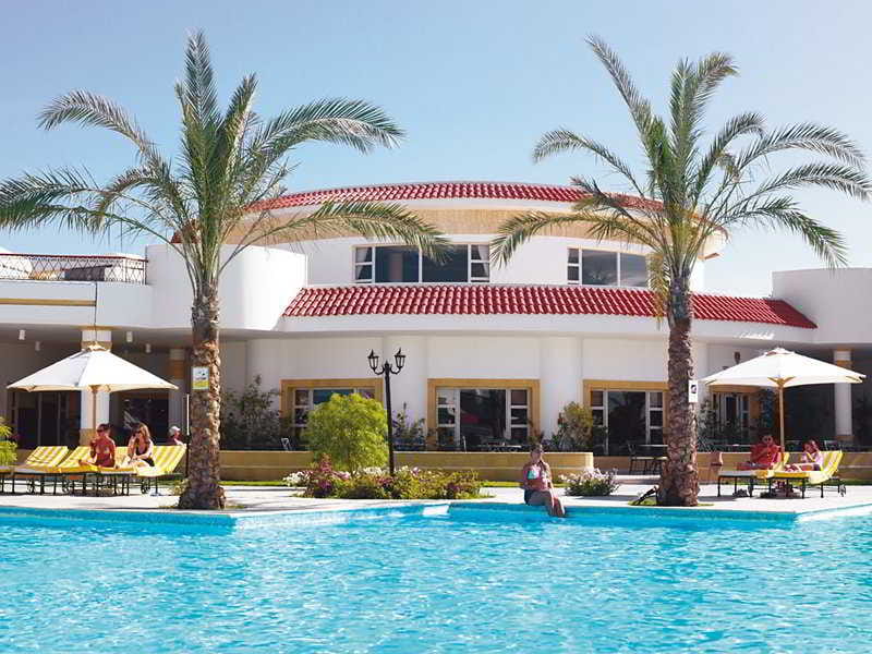 Coral Beach Resort Tiran