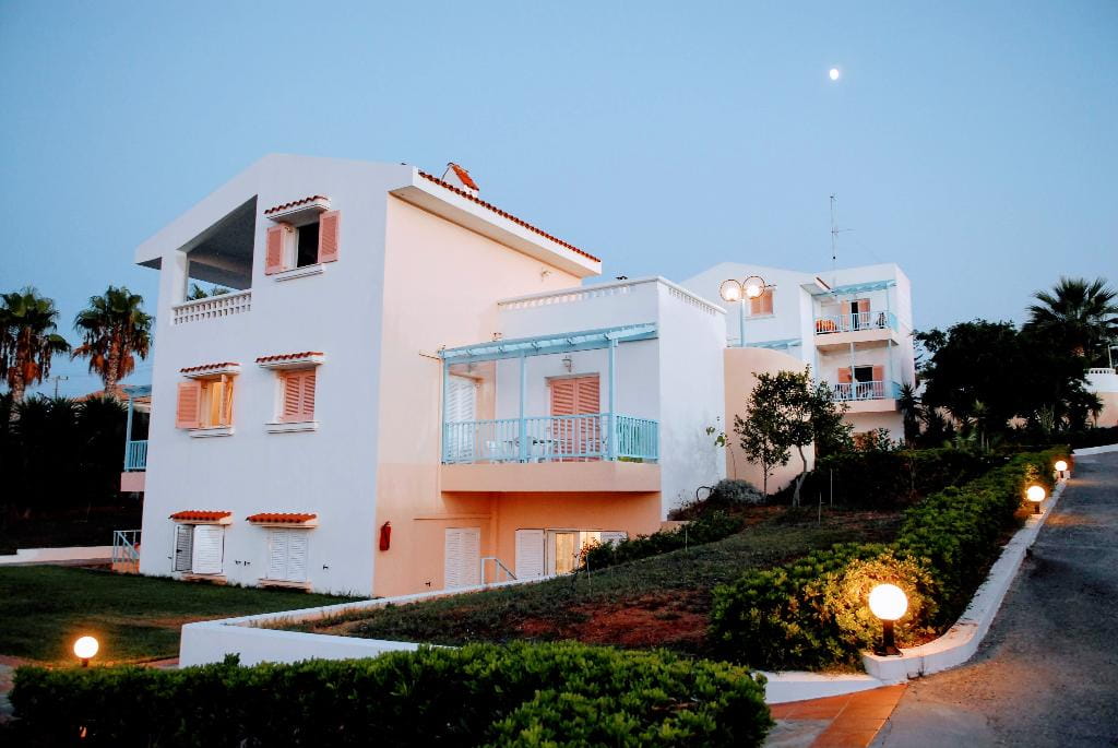 Golden Dream Apartments