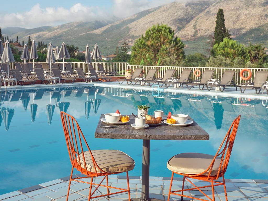 Koukounaria  Hotel & Suites