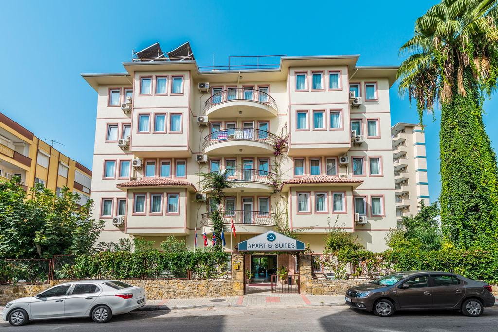 The S Aparts & Suites Hotel