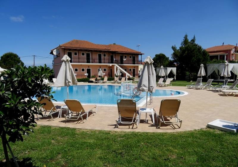 Eleni's Garden & Castello Suites