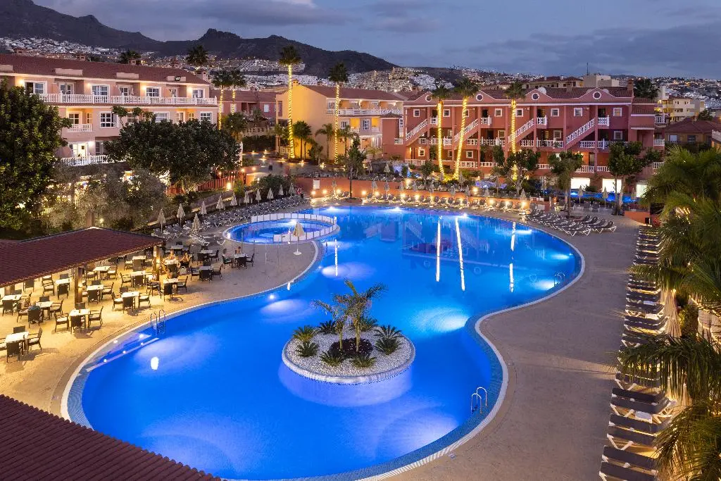 El Duque Aparthotel