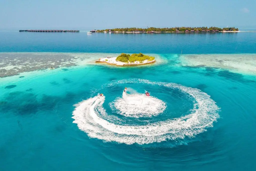 Lily Beach Resort and Spa at Huvahendhoo