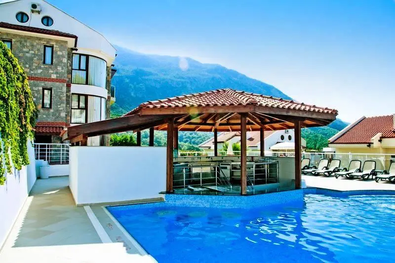Tropical Deluxe Hotel