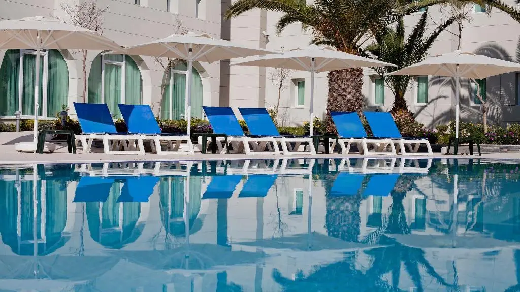 Dragut Point North Hotel
