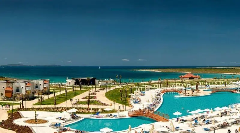Aquasis Deluxe Resort & Spa