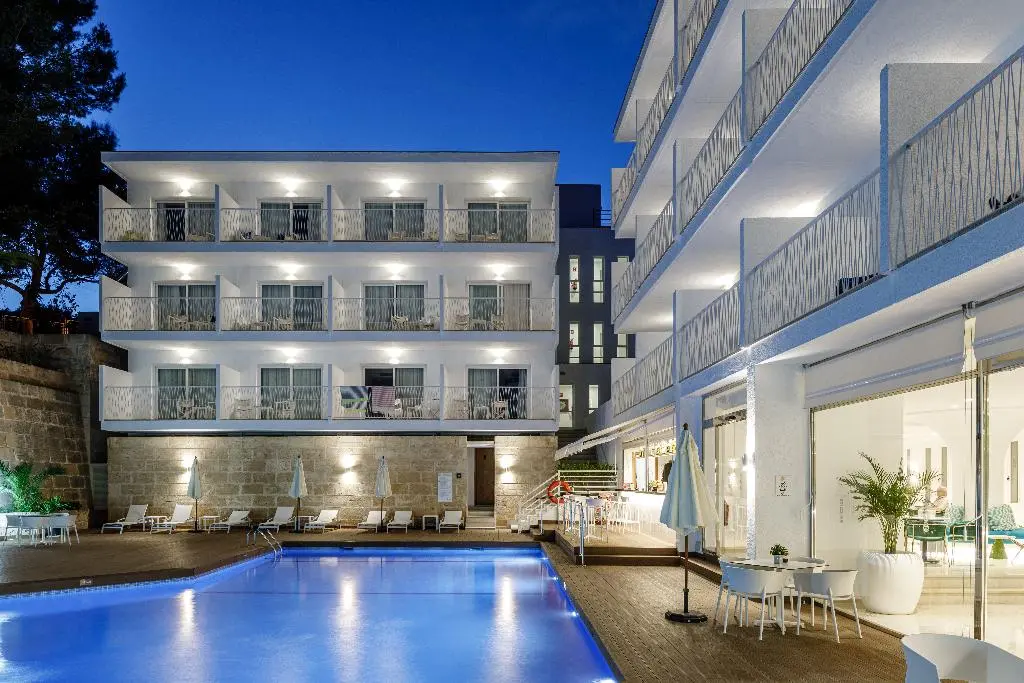 Hotel Tora