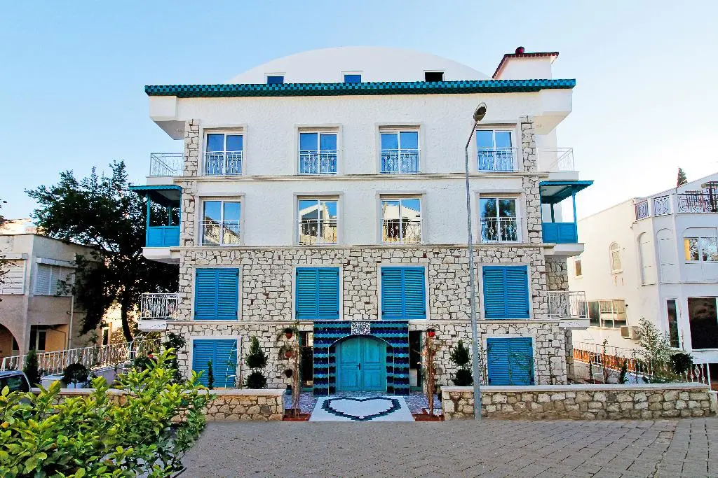 Dam Hotel Lara