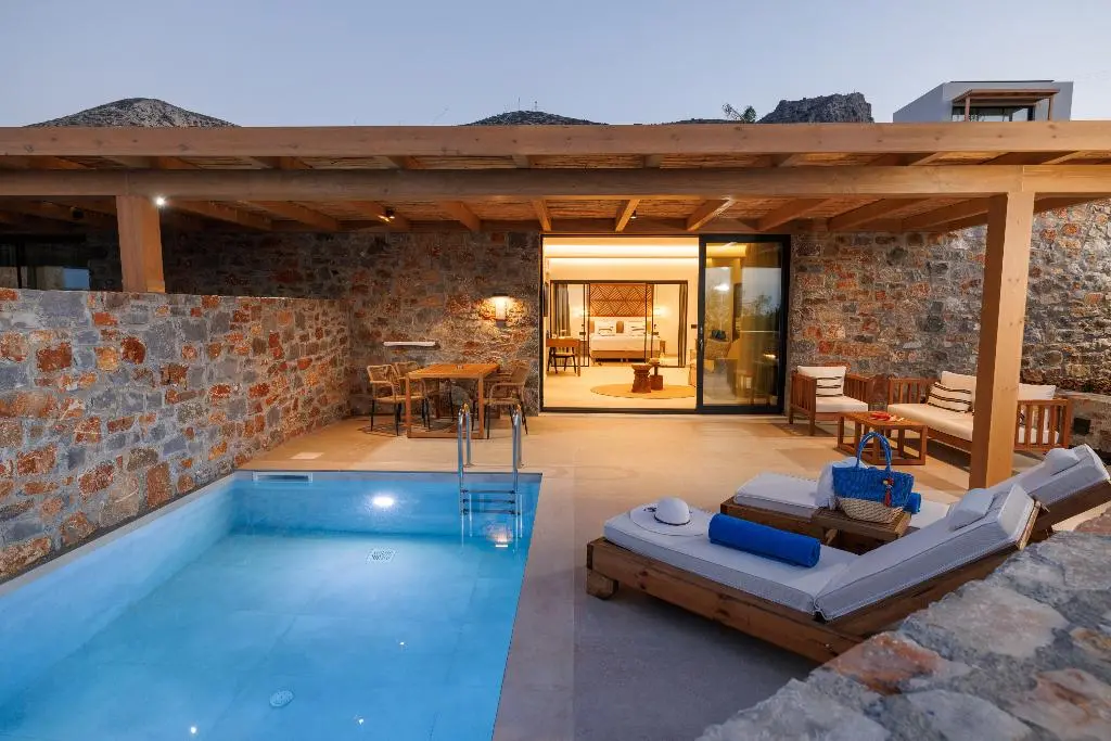 Deos Luxury Suites