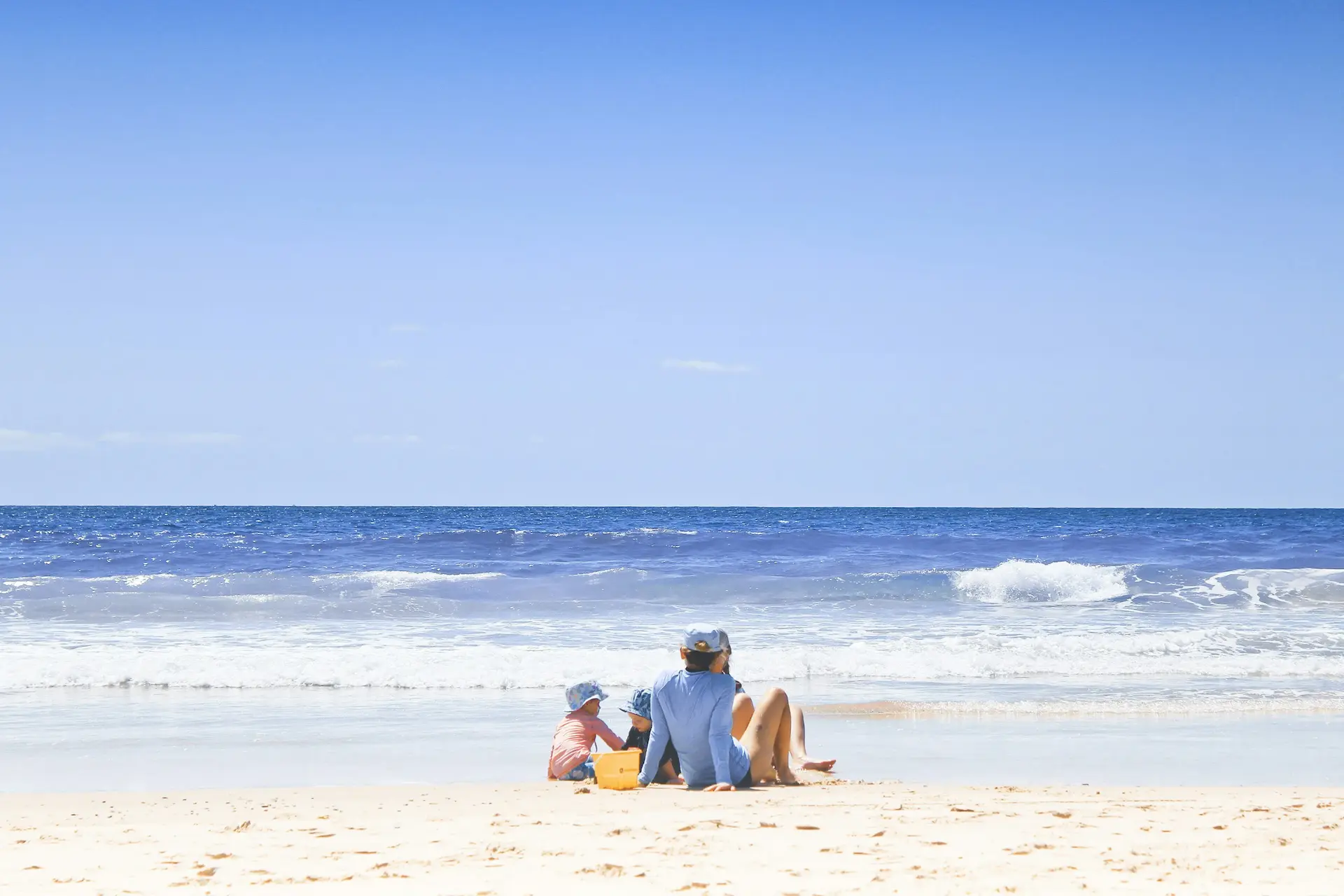 <h3 style="text-align: center;"><strong>Last Minute Beach Breaks</strong></h3>