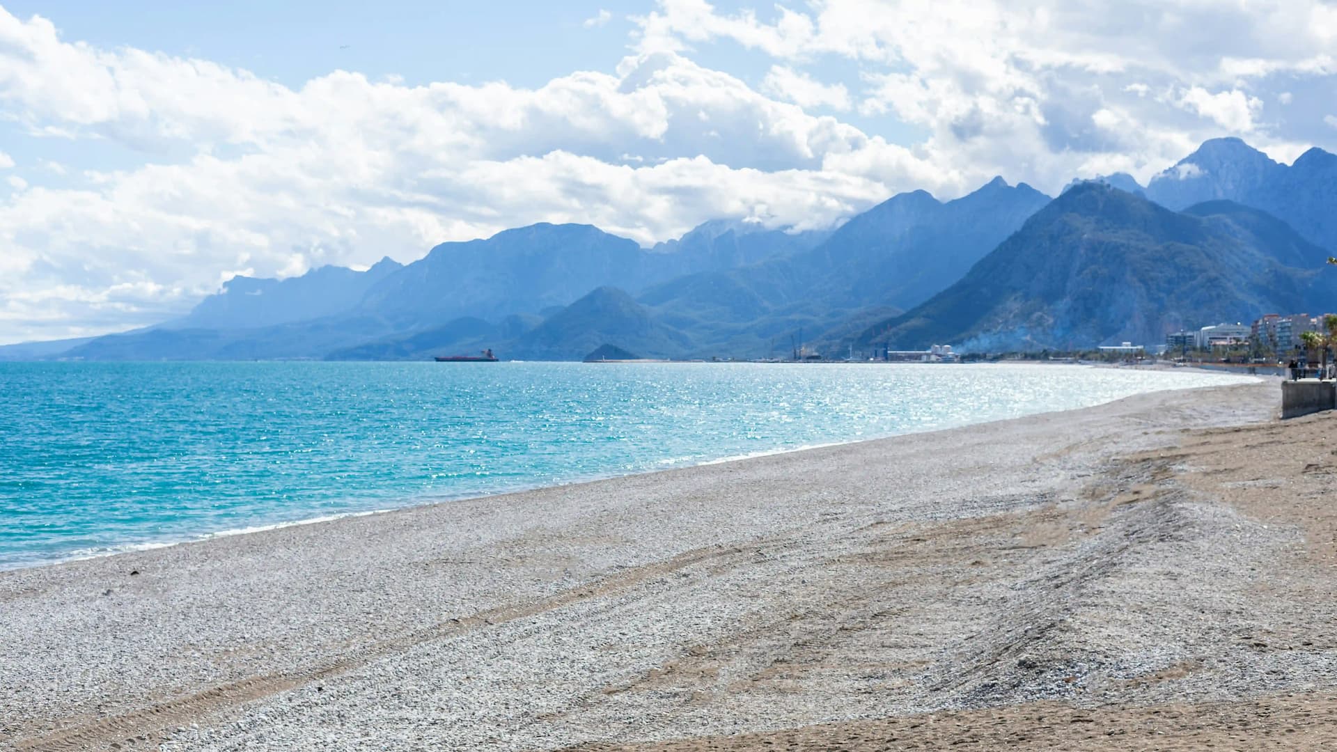 <h3 style="text-align: center;"><strong>The best destinations for summer holidays</strong></h3>