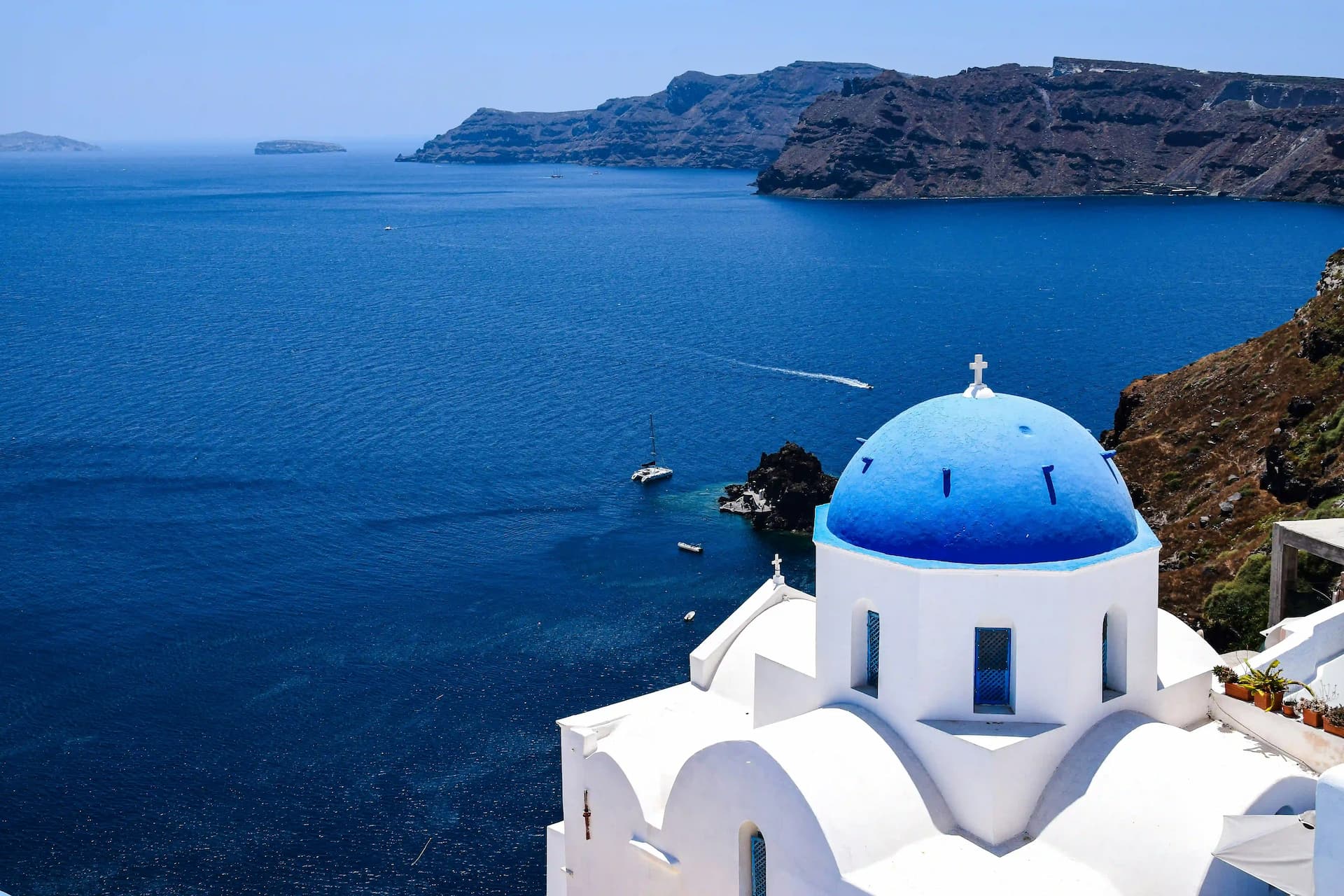 <h3 style="text-align: center;"><strong>Best All Inclusive Resorts Santorini</strong></h3>